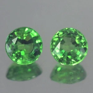 0.58CT LOVELY VVS PAIR 3.9MM ROUND UNHEATED GREEN TSAVORITE GARNET NATURAL - Picture 1 of 3