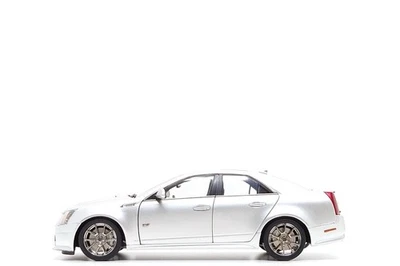 Kyosho 1:18 Cadillac CTS-V Sedan in Radiant Silver Metallic - Image 1 of 4