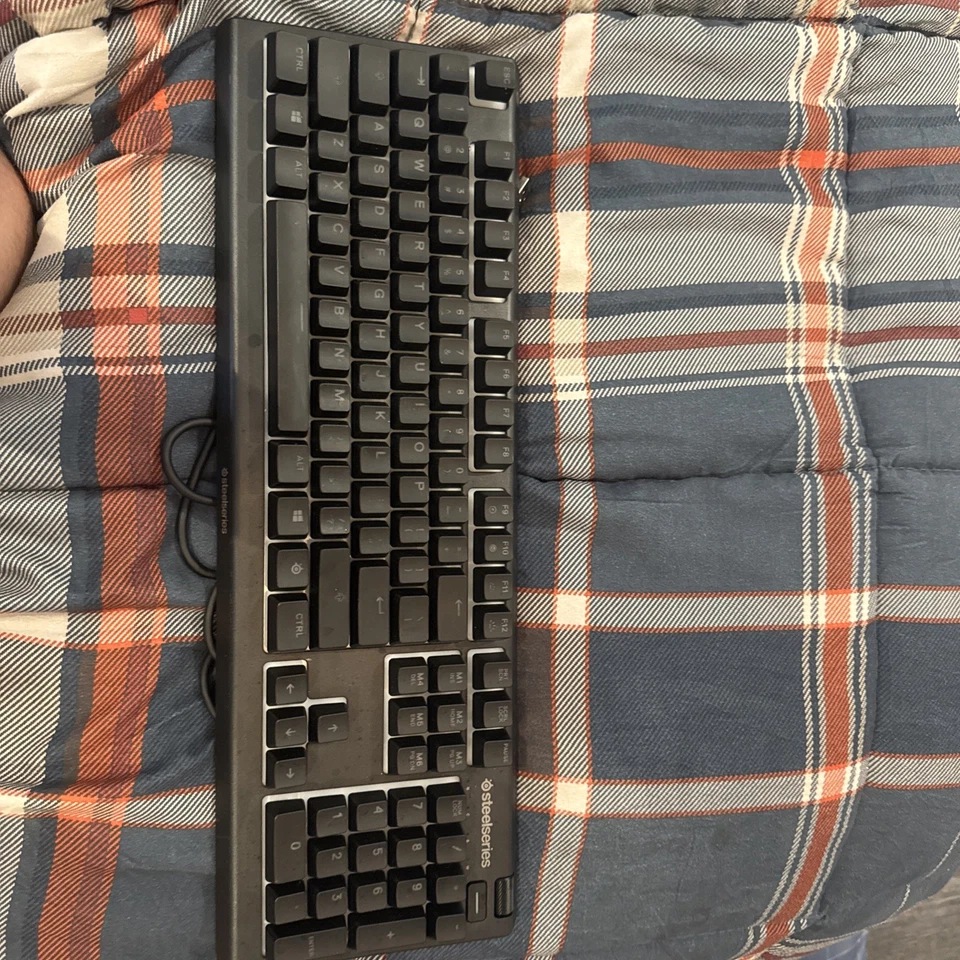 Steelseries Keyboard (payed 70$) - Image 1 of 3