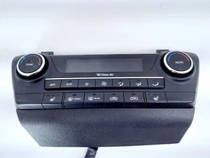 HYUNDAI TUCSON CLIMATE CONTROL PANEL 97250-D7530 / 27510998 - Picture 1 of 6