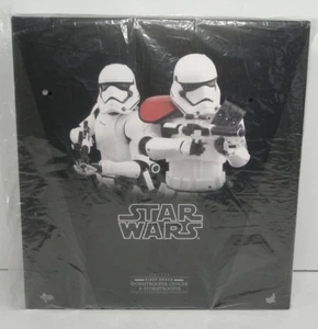 Hot Toys Escala 1/6 Star Wars TFA Stormtrooper Oficial y Stormtrooper MMS335 - Imagen 1 de 22