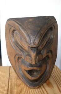 1970s Native American/First Nation carved wooden mask by Billy Robertson. Signed - Picture 1 of 9