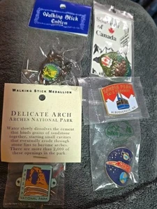 Set di 5 emblemi bastone da passeggio nuovi con etichette 3 USA 2 Canada - Foto 1 di 11