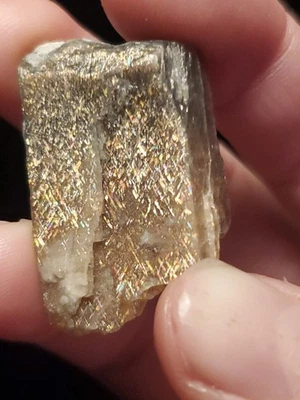 Pedra preciosa natural áspera treliça arco-íris 47,97 ct pedra preciosa para corte vendedor dos EUA - Imagem 1 de 4