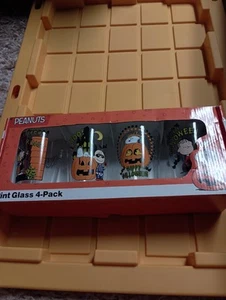 SNOOPY PEANUTS HALLOWEEN PINT GLASSES SET OF 4 NEW IN BOX B - Picture 1 of 7