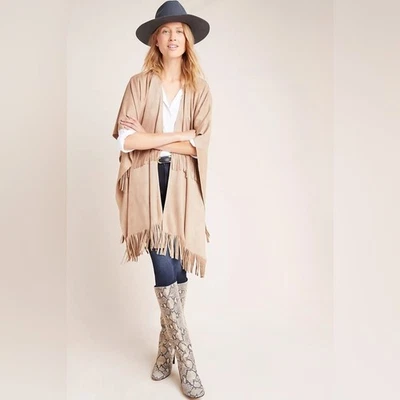 Poncho Anthropologie Andersen & Lauth imitación gamuza bronceado frente abierto con flecos dobladillo Foto 1 de 4