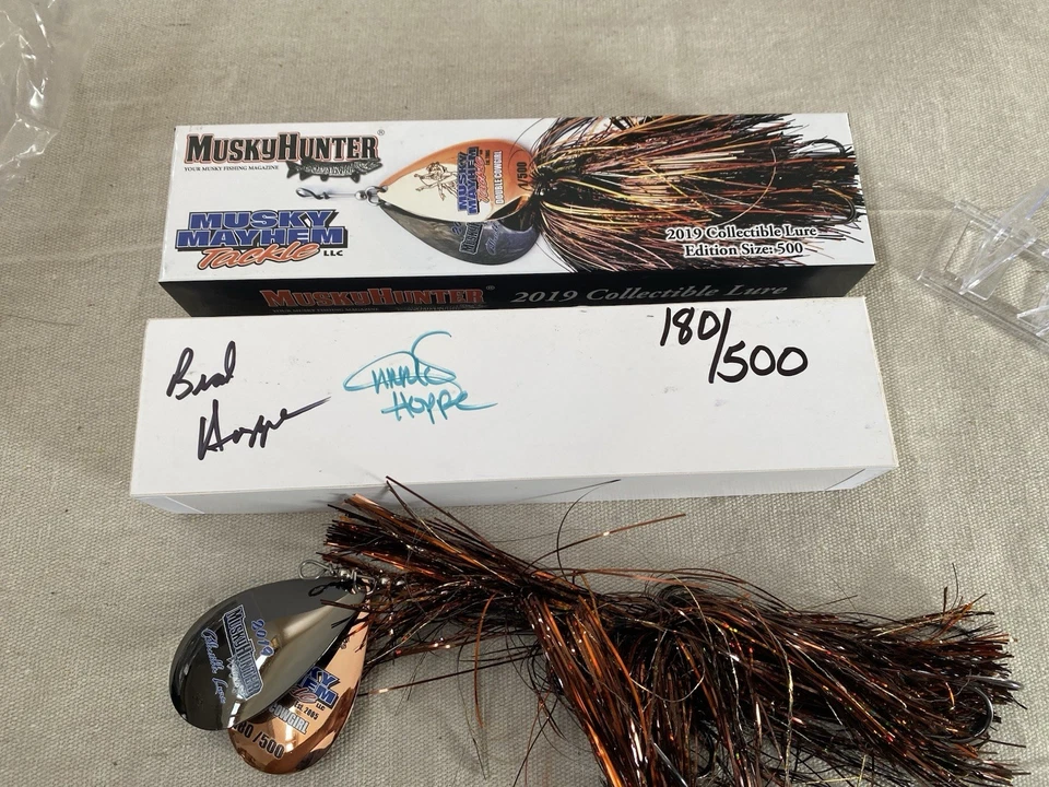 Señuelo coleccionable Musky Hunter Magazine 2019 Musky Mayhem Tackle 180 de 500 Foto 1 de 3