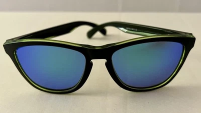Oakley Frogskins 009013-A8 Polished Green & Black - Iridescent Lenses 55-17-133 - Image 1 of 4