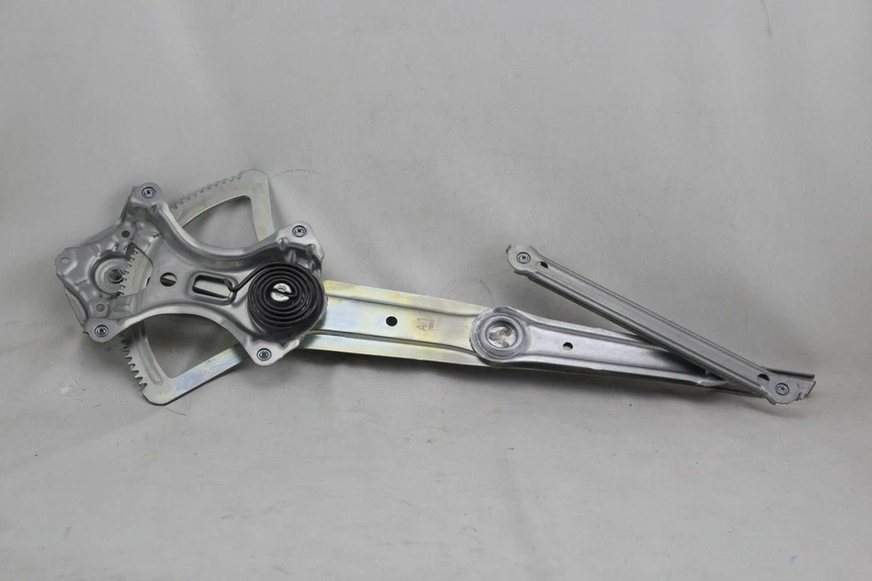 REGULATOR SUB-ASSY, FRONT DOOR WINDOW, RH 6980160090 - Image 1 of 3