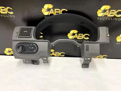 Ford Explorer 2003 cuadro de instrumentos bisel con conjunto de interruptor de faros Foto 1 de 4