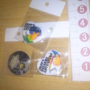 Insignia suave JoJo's Bizarre Adventure A70132 Jotaro, Koichi, Heaven's Door - Imagen 1 de 5