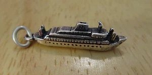 Sterling Silver 3D 23x7x4mm Cruise Ship Boat Charm - Picture 1 of 5