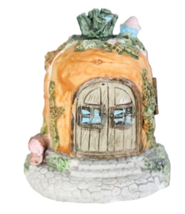 VINTAGE 3" RESIN CARROT HOUSE -HINGED EASTER DECORATION CUTE BUNNIES INSIDE - Picture 1 of 8
