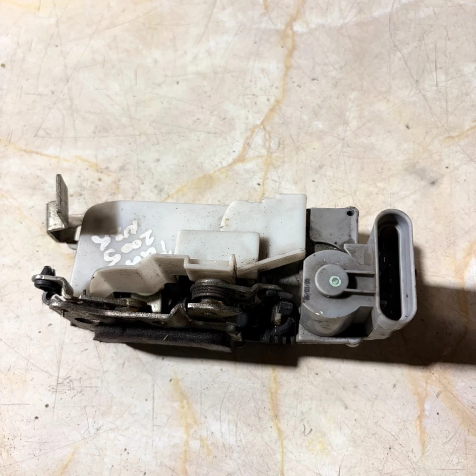 Fiat Punto 2005 Door Lock Mechanism Passenger Rear Left Side - Image 1 of 4