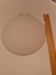 Tupperware 2605B-1Lid  - Picture 1 of 3