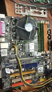 Escudo de E/S MSI P965 Platinum Socket 775 Intel Core2Duo E6750 3 GB DDR2 - Imagen 1 de 5