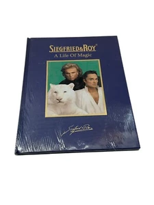 Siegfried & Roy: Life of Magic Book w/Audio CD – January 1 1999 Sealed New RARE - Picture 1 of 5