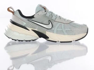 Size 10 - Nike V2K Run Light Pumice W - Picture 1 of 1