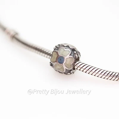 Genuino Pandora Blanco Margarita Esmalte Dije Foto 1 de 4