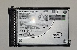 877782-B21 HPE 960GB SATA 6G USO MISTO SFF SC SSD 879016-001 - Foto 1 di 2