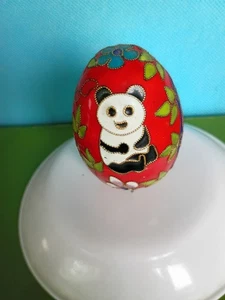 Vintage Cloisonne Ei mit Pandas - sehr bunt mit rotem Hintergrund - Bild 1 von 5