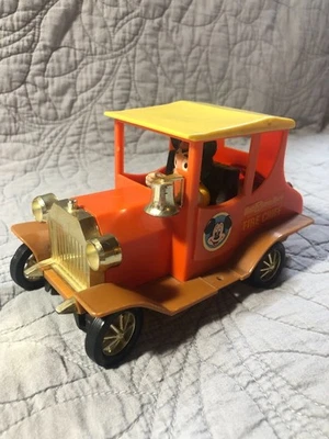 Vehículo Jefe de Bomberos Mickey Mouse De Colección Años 70 Walt Disney World Cuerda LEER Foto 1 de 4