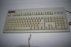 Vintage Keytronic E03601QL-C Keyboard  (SJR23) - Picture 1 of 3