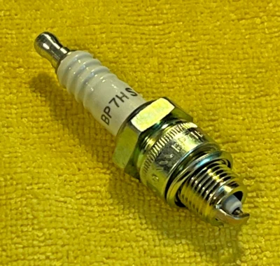 4-NGK Spark Plugs for Volvo 122, 142, 144, 145, 242, 244, 245, P-1800 BP7HS Foto 1 de 2