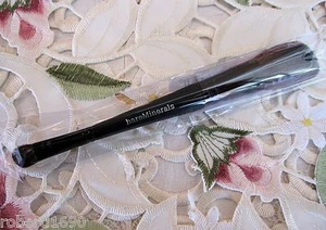 ~BARE MINERALS~DOUBLE-ENDED PRECISION EYE & CHEEK BRUSH~*NEW - SEALED*~ - Picture 1 of 1