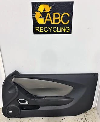 Chevrolet Camaro SS 2012-2015 panel de puerta de pasajero delantero derecho con LED neutro Foto 1 de 4