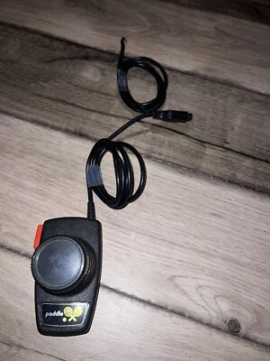 Atari Wireless Pong Paddle ARC300 2.4 GHz Gaming BROKEN - Image 1 of 4
