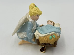 Vintage Halmark Keepsake Adorno de Navidad Joyce Lyle Clip On 1994 - Imagen 1 de 10
