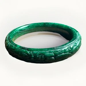 Vintage geschnitzter grüner Hartstein Armreif - geformtes florales Relief Armband - Bild 1 von 10