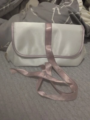 Bolso Maquillaje Dior, Blanco con Corbatas Rosas, Vintage Mediados 00 Buen Estado Foto 1 de 4