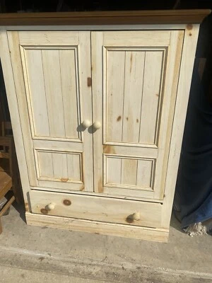 Gabinete de medios Ethan Allen Farmhouse usado en excelente estado Foto 1 de 4