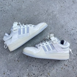 Size 10M - Adidas Forum Buckle x Bad Bunny Low Last Forum - Gently Used - Picture 1 of 8
