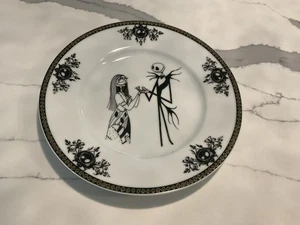 Set of 4 Jack Skellington and Sally 8" Salad / Dessert Plates NEW - Picture 1 of 8