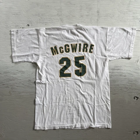 Vintage 90’s Mark McGwire Oakland A's MLB T-Shirt - Medium M - Single Stitch Cover