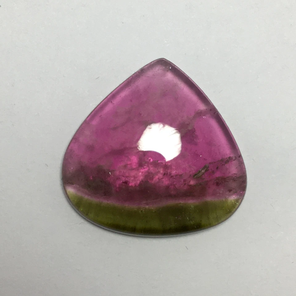 Beautiful bi color tourmaline cabochon gemstone natural heart 17.70 carat - Image 1 of 4