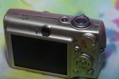 Canon PowerShot SD550 Digital Elph não funciona para peças - Imagem 1 de 4