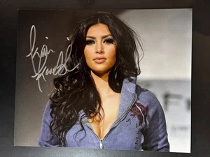 Kim Kardashian signed 8x10 Foto FRÜHE KARRIERE Autogramm  - Bild 1 von 1
