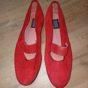 KEDS Women's Size 9 Red Suede Flats Vintage Casual Sneakers Classic Shoes - Picture 1 of 6