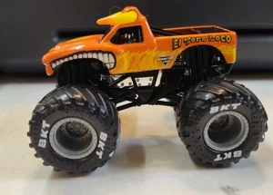Spin Master Monster Jam El Toro Loco 1:24 Diecast Truck Orange Flames Horns - Imagen 1 de 6