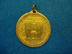 FRANCE - 1916 - WW I - BATTLE OF VERDUN COMMEMORATIVE BRONZE MEDALLION - Picture 1 of 10