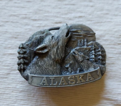 ВИНТАЖНАЯ пряжка для ремня Alaska Wolf Wilderness 1985 Cabin Great American Buckle Co - Изображение 1 из 4