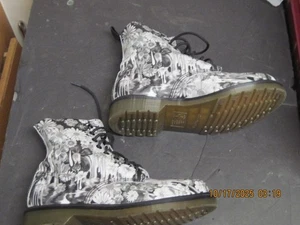 NWOB Dr Martens 1460 Pascal Pansy Floral Fayre Combat Boots - Picture 1 of 9