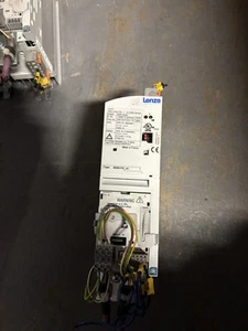 Inversor Lenze E82EV751-4C 0-400/500VAC 2.4/1.9A 0.75kW 1.0 HP E82EV751_4C USADO - Imagen 1 de 4