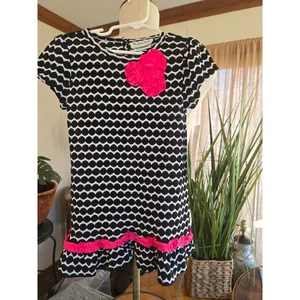 NUEVO CON ETIQUETAS - RARO TAMBIÉN - Vestido con dobladillo con volantes y puntos blancos negros para niñas - Talla 6 - Lazo rosa - Imagen 1 de 10