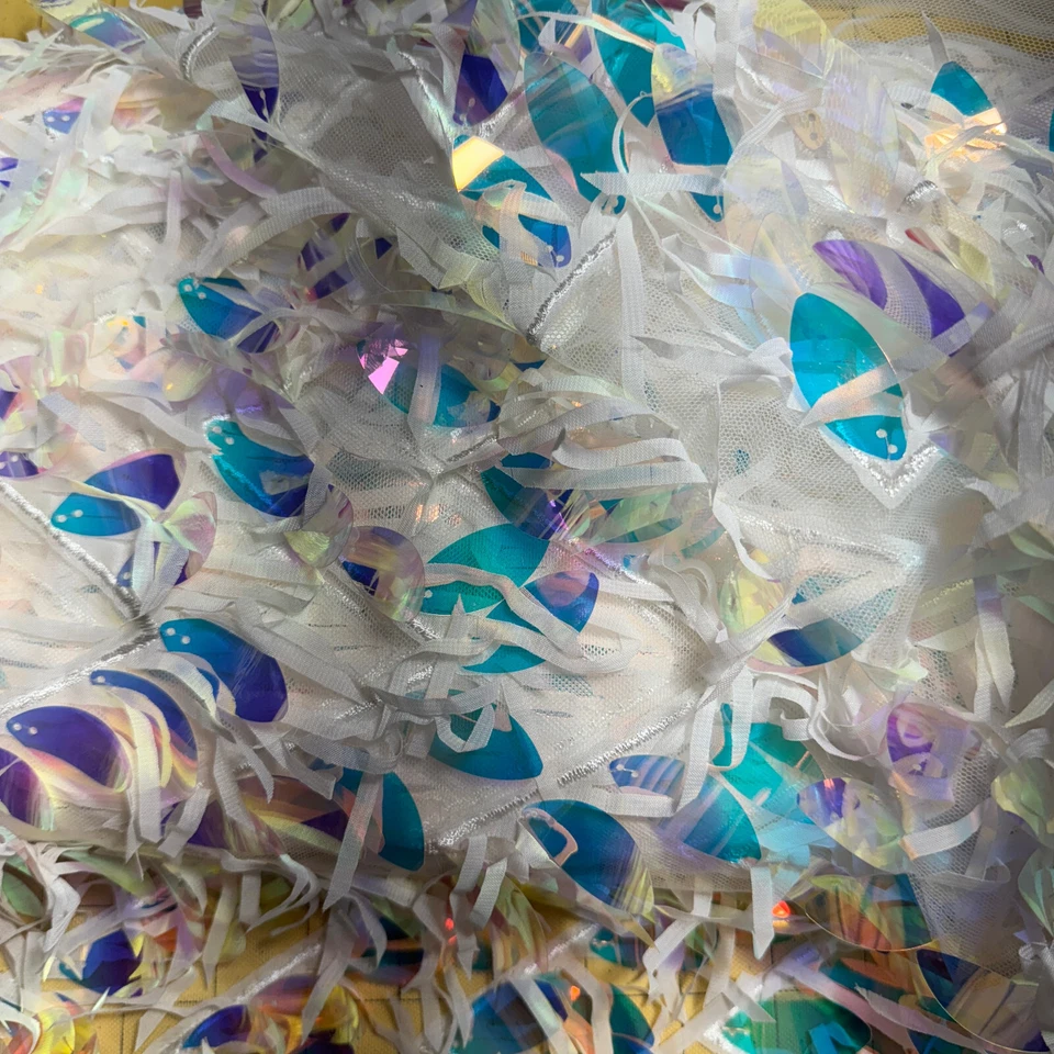 Tela de lentejuelas iridiscentes ovaladas Jumbo Chevron blanca inusual #BT Foto 1 de 4