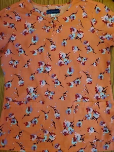 Koi Sapphire Flowered Scrub Top Medium!! Coral - Picture 1 of 5